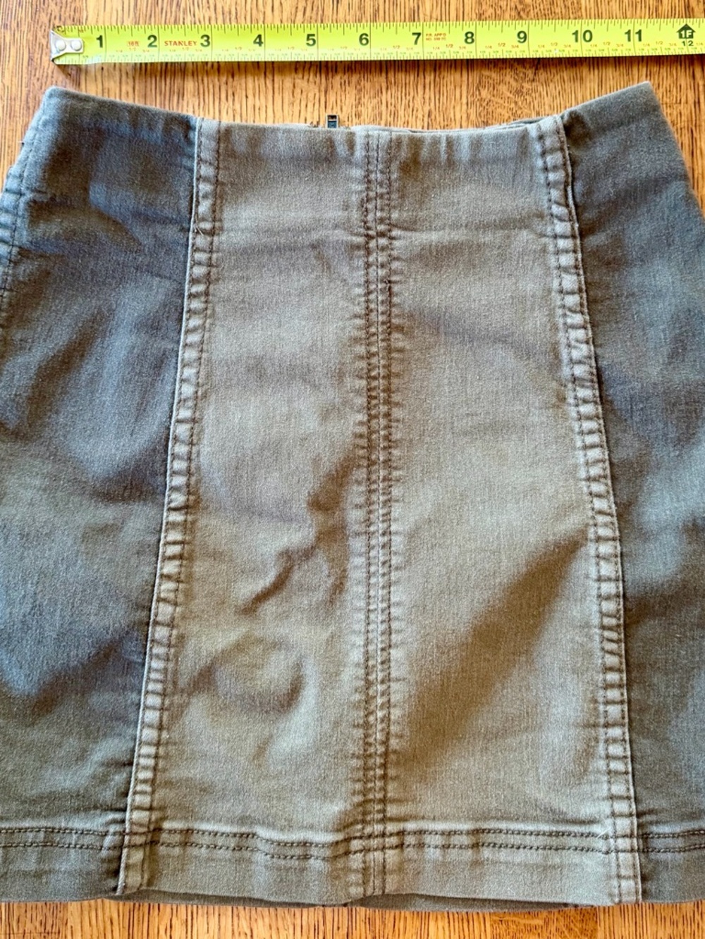 Free People Olive Denim Mini Skirt High Rise Utility Style Size 2 EUC ✨
